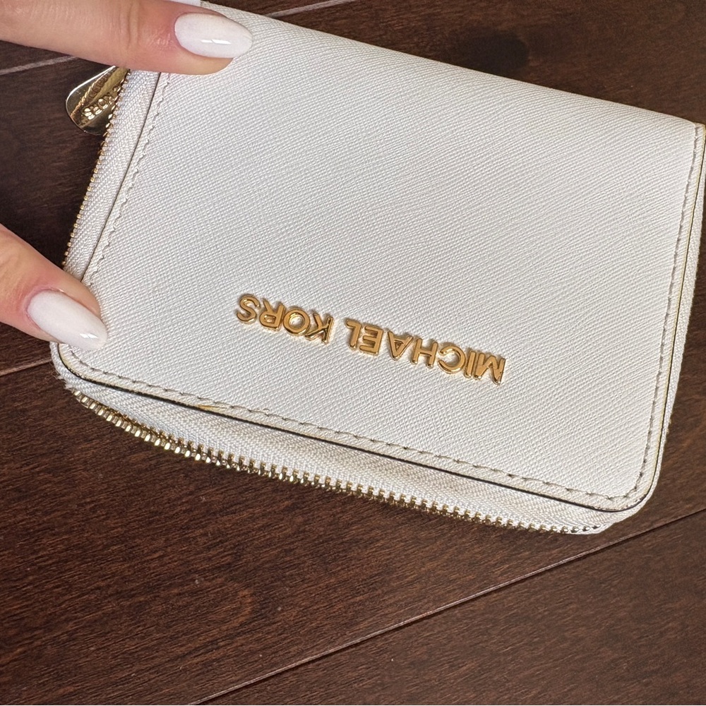 Michael Kors White Wallet